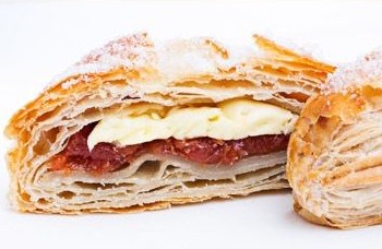 Pastel de guayaba y queso El Tejadote